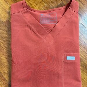 FIGS Leon Scrub Top - Auburn - Size medium